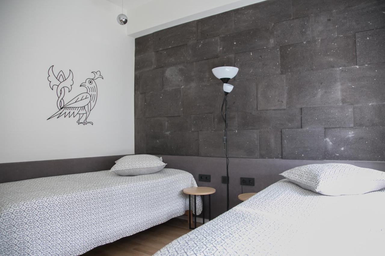 Kasa Guesthouse Gjoemri Buitenkant foto
